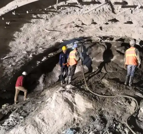 民勤拱顶带模注浆料的施工流程及注意事项